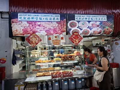JustEat Nasi Lemak Economic Bee Hoon stall display with menu boards showing beef hoon, fried rice, chicken, pork ribs, fried chicken, and various Asian dishes in glass display cases. — Items: Nasi Lemak · Economic Bee Hoon · Beef Noodle · Fried Rice · Chicken Rice · Pork Ribs · Fried Chicken · Spring Rolls · Fried Wonton · Meat Skewers