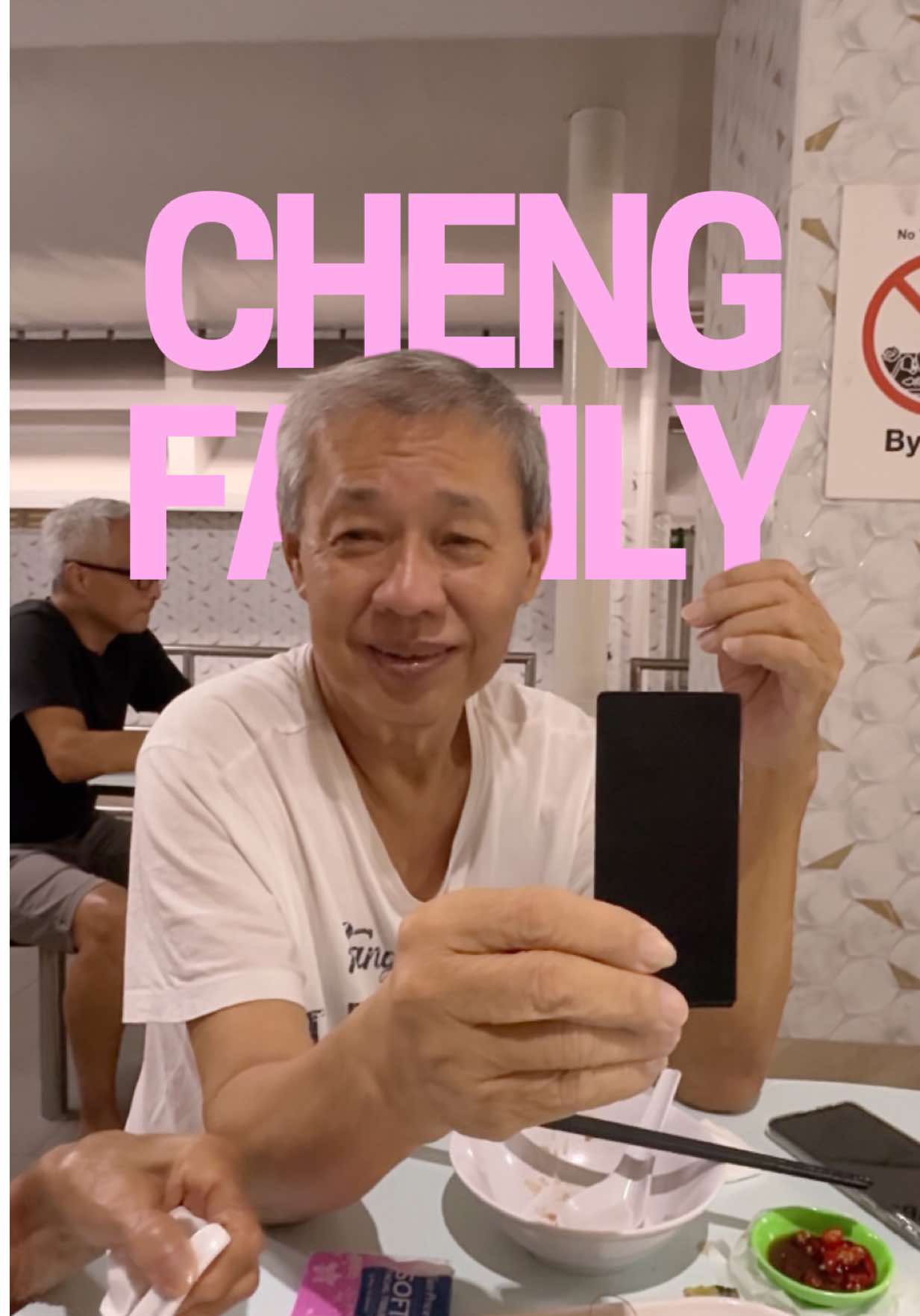 Uncle Cheng and family seem to love CHA MULAN! We love you too! ❤️❤️❤️ #chamulanreview #seniorsofchamulan #family 