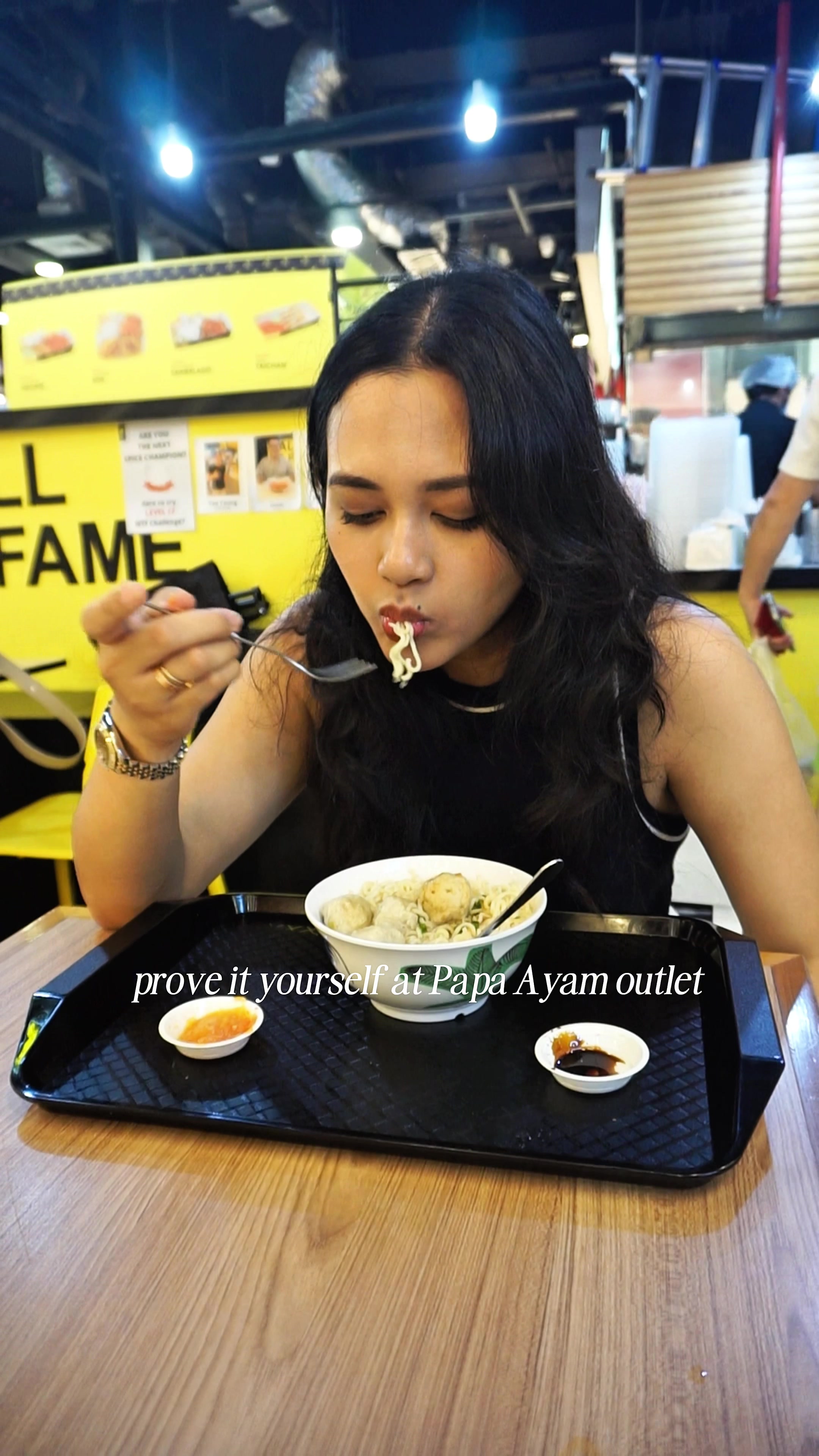 Nge bakso ayam di singapore? Paling bener ke @Papa Ayam deh