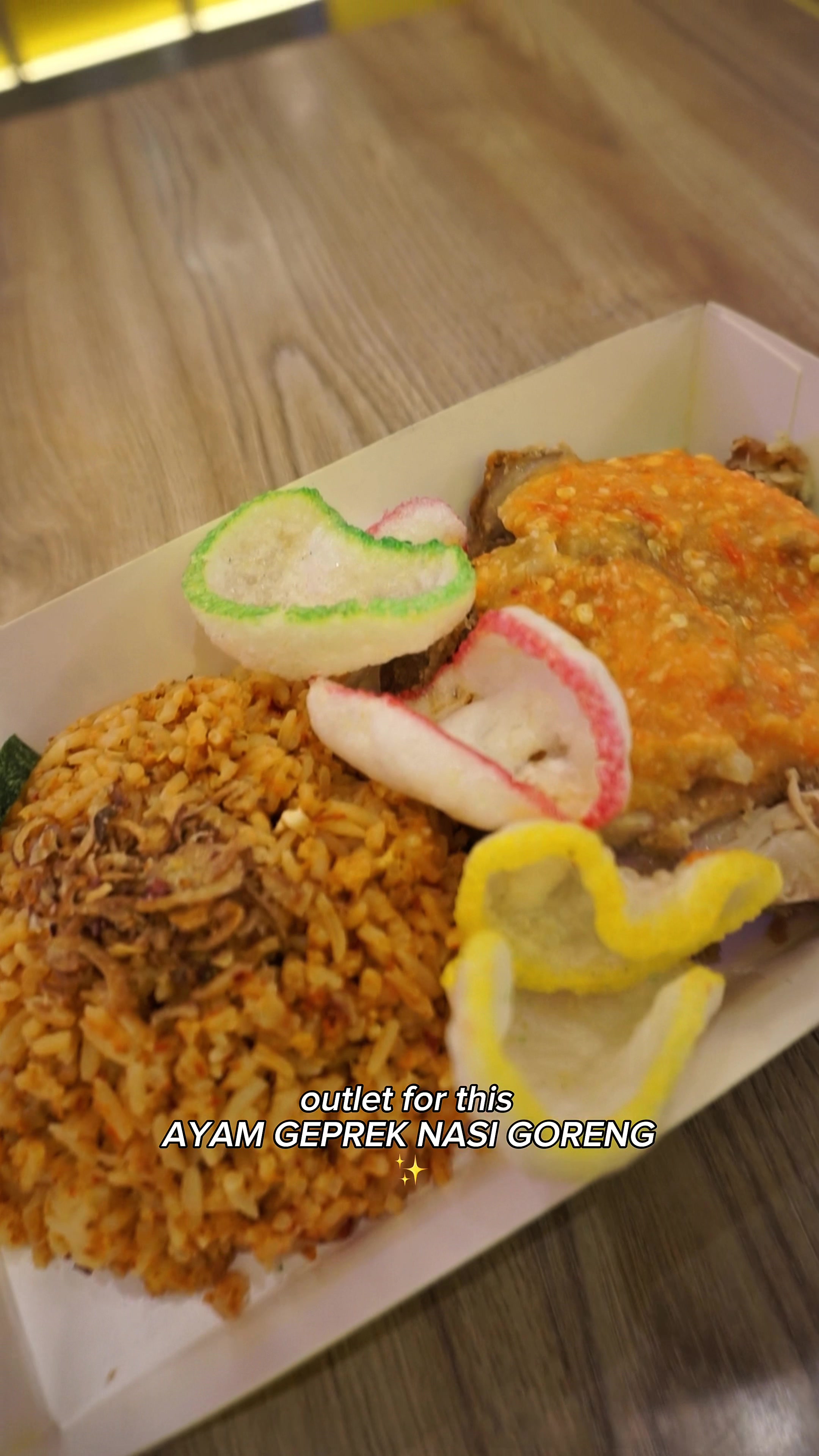 Have you tried our ayam geprek nasi goreng? 😍 kampung style nasi goreng belacan served with ayam geprek and sambal of your choice.

Auto jatuh cinta♥️

Open daily from 10.30 am - 9.30 pm

📍WestMall 