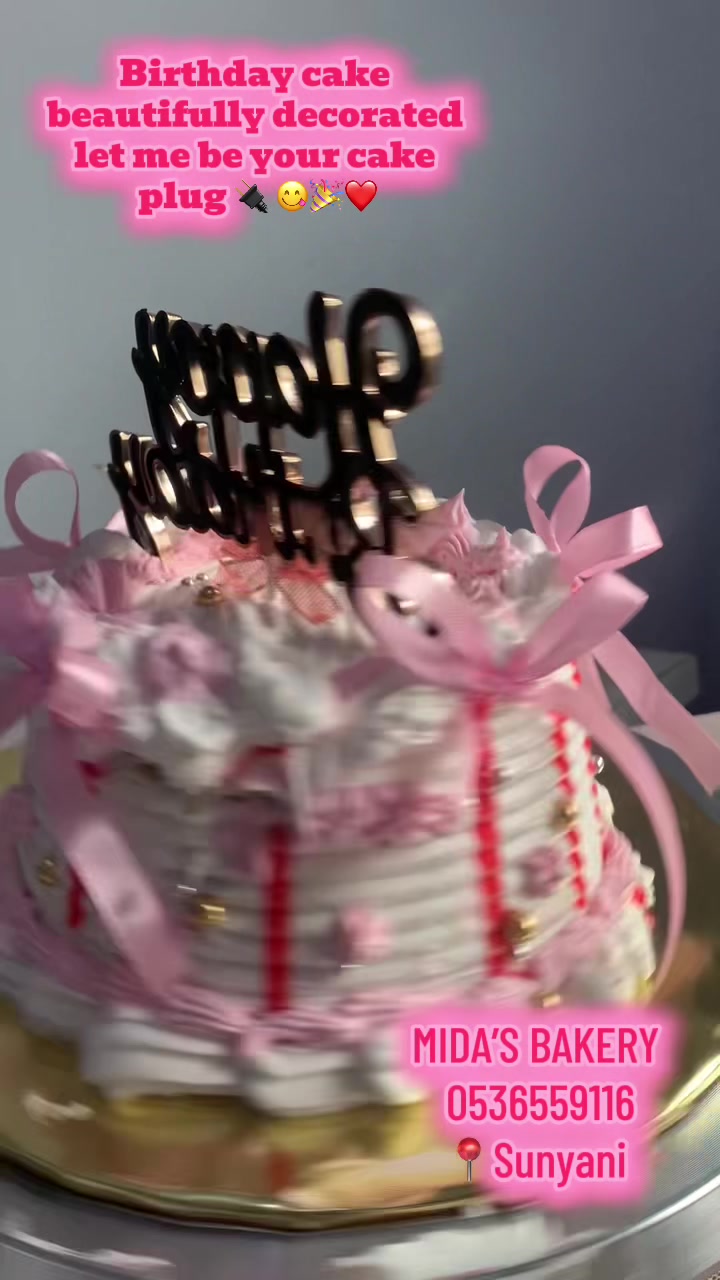 Life is too short eaaattt cakeeeee😝💕🎉Cake discription
Size:6 inch 2 layers 
Frosting: whipping cream 
Flavor:Vanilla 
Need a cake or anything pestries call or WhatsApp us on0536559116 #Baker #birth