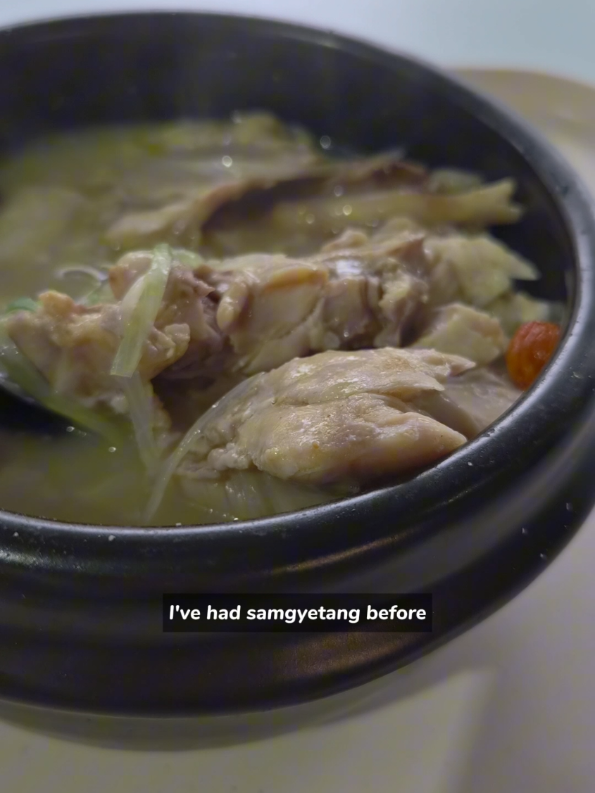 📍 OMMA Chicken Soup
Alexandra branch: 120 Bukit Merah Lane 1, 01-23 Alexandra Village Food Centre, Singapore 150120
Bedok branch:  216 Bedok North Street 1, 01-58, Singapore 460216
Northpoint branch: