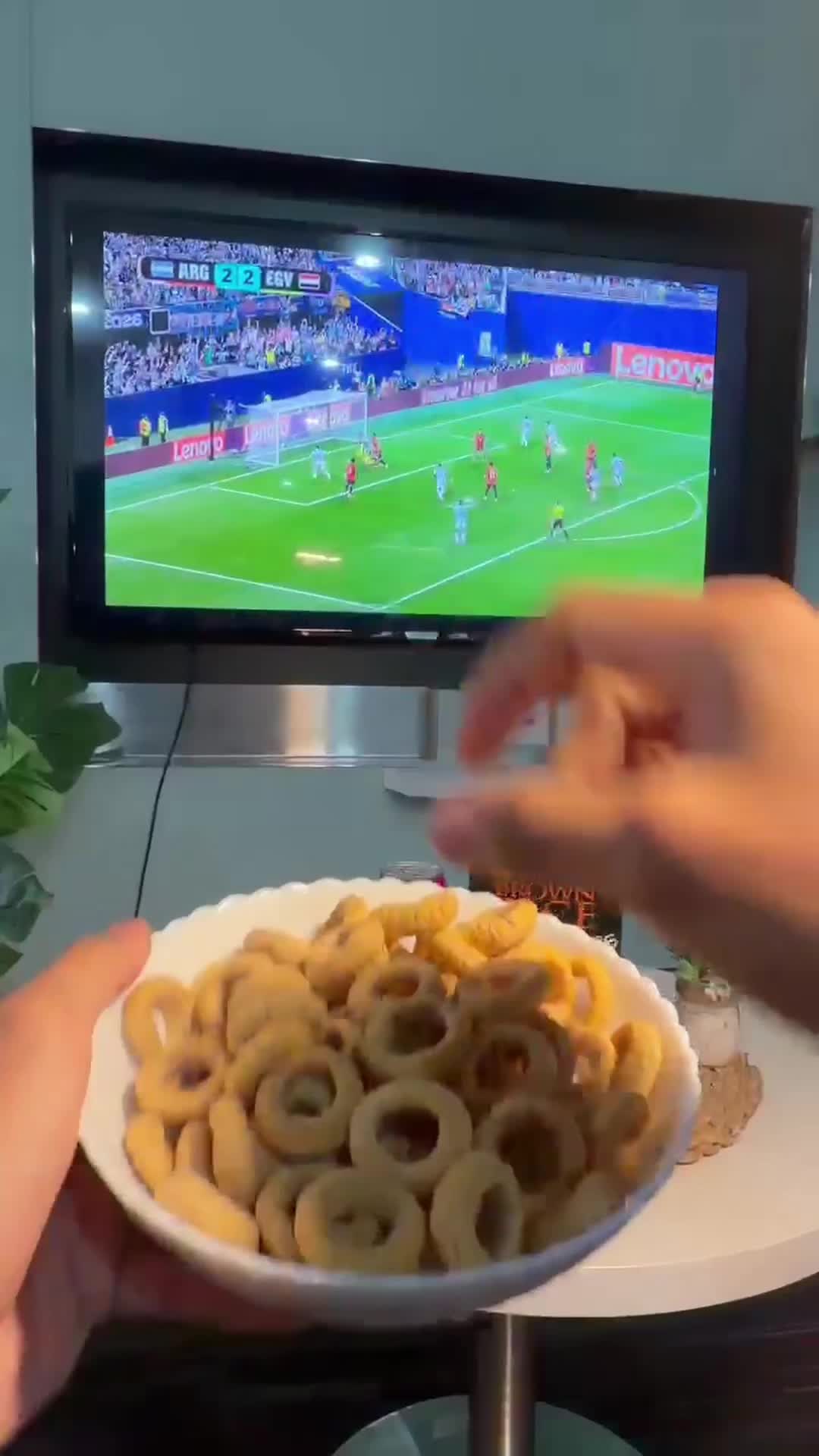 Ready, set… GOAL!! ⚽️
Available in 6 different flavours, let’s enjoy some guilt-free snacks this #WorldCup !

📍Yes Natural Pte Ltd
53 Lor 27 Geylang
Singapore 388181

#Vegetarian #Snacks #WorldCup #i